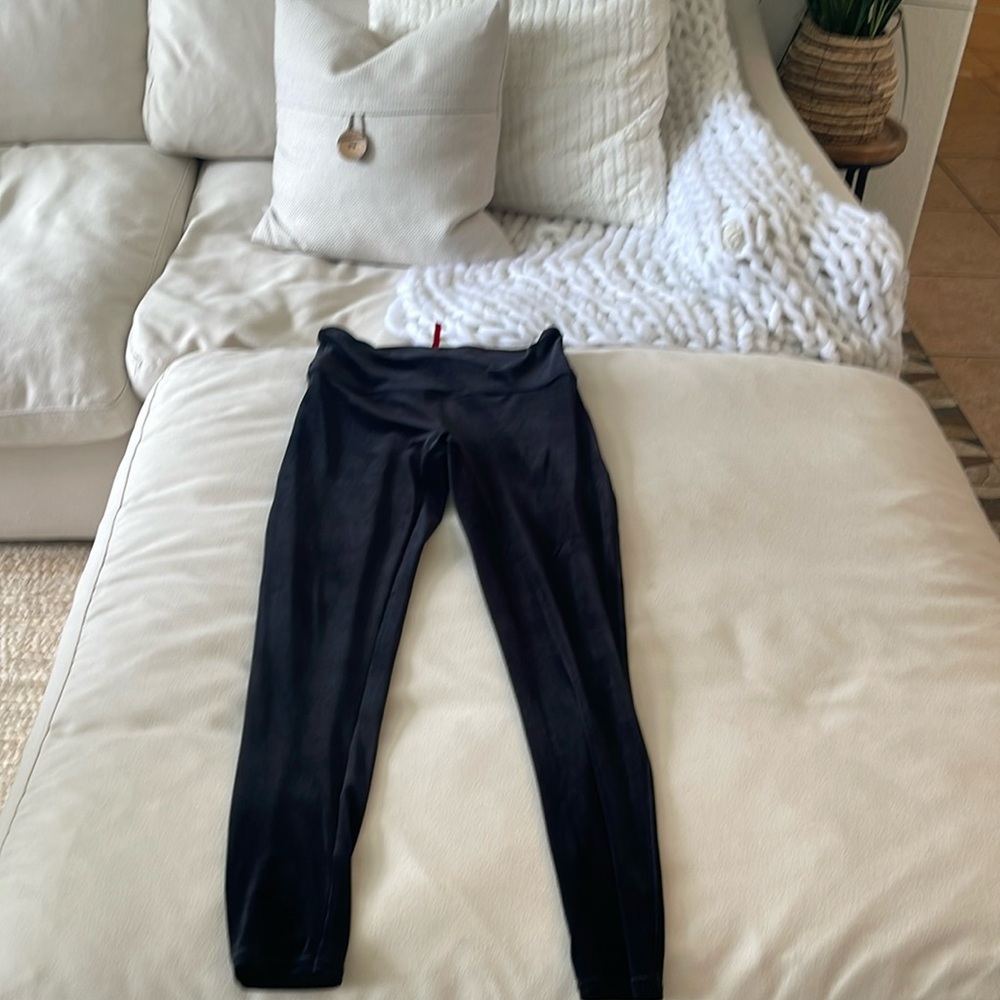 Like New Spanx Velvet Compression Legging Pants
